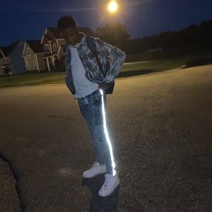 Meet your Posher, Akeem